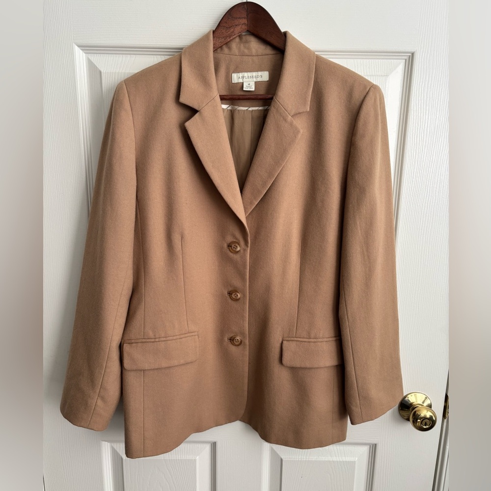 NWOT WOOL THREE BUTTON CAMEL LONG SLEEVE APPLESEEDS LINED BLAZER  SZ 14